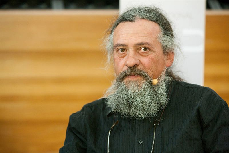 El padre del mítico Peter Pank, Max es uno los autores más importantes de nuestro país. 