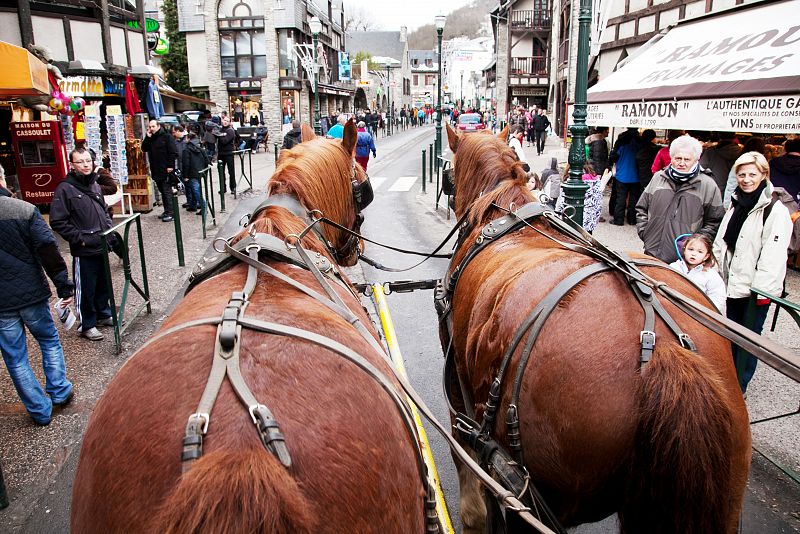 Los paseos a caballo es uno de los atractivos de Saint Lary.