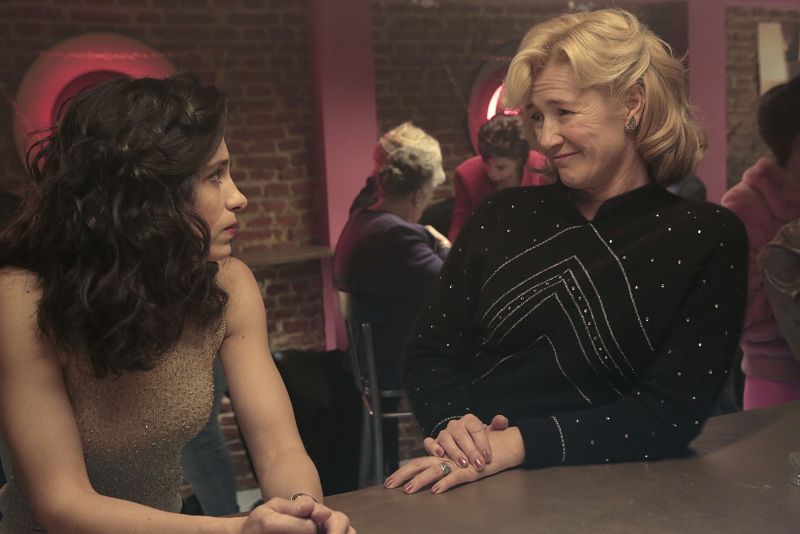 Cuéntame cómo pasó - Inés y Mercedes, en el FlyBar