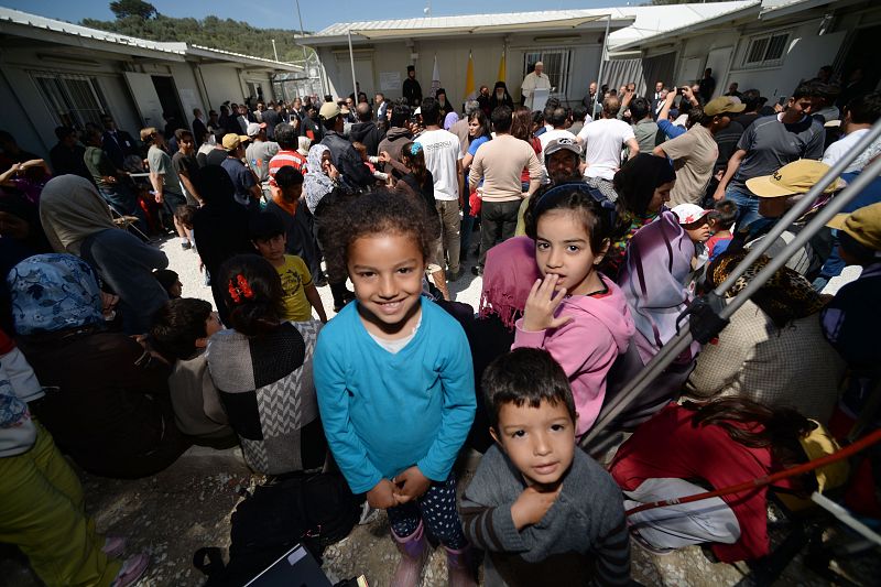 El papa Francisco implora desde Lesbos una solución para los refugiados