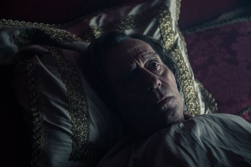 Felipe V intenta dormir en su habitacin del Alczar de Madrid