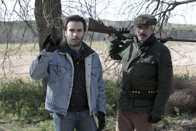 Cuéntame cómo pasó - Carlos y Antonio, durante la cacería