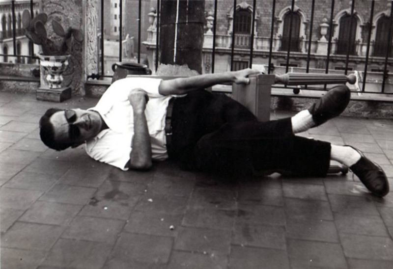   Joan Brossa cultivó desde el teatro de texto al 'strep-tease'