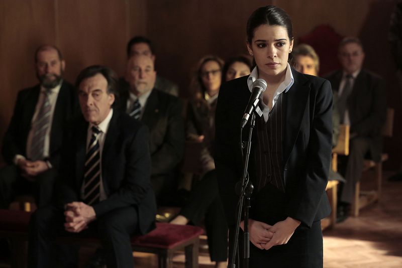 Cuéntame cómo pasó - Julia, en el juicio contra su padre