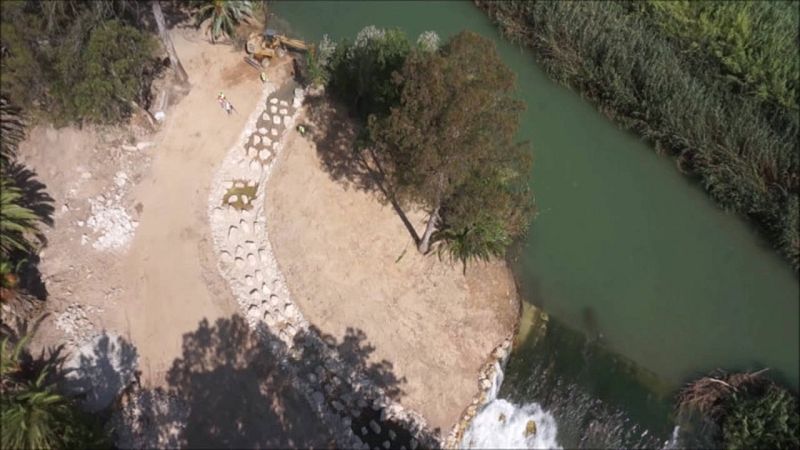 Escala para peces naturalizada en el río Segura, a la altura del azud del Menjú