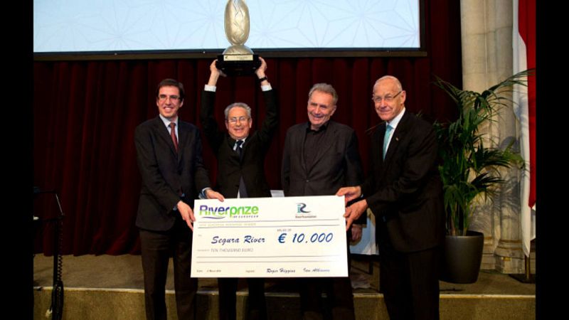 Entrega del premio Riverprize a la delegación de la Confederación Hidrográfica del Segura.