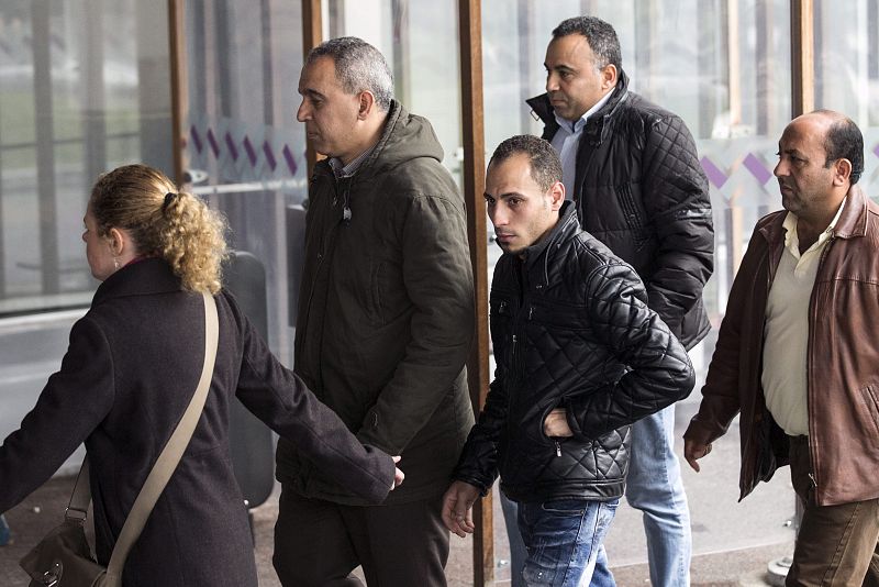 Atención a las familias de los pasajeros en París