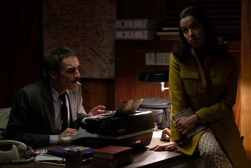 Jesús y Clara redactan el artículo