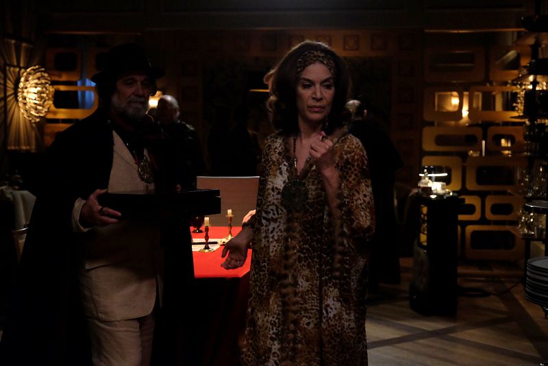 Tía Laura, amiga de lo oculto