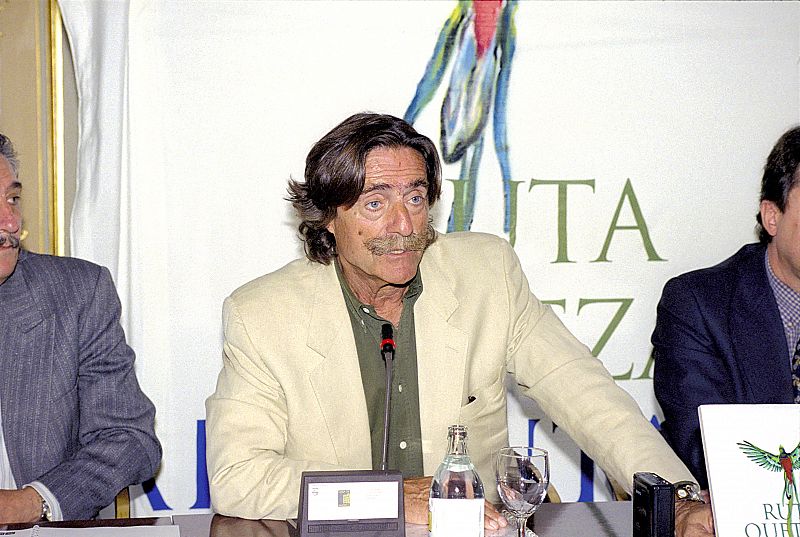 El aventurero, en la presentación en el año 1999 del programa de TVE 'La ruta Quetzal'.