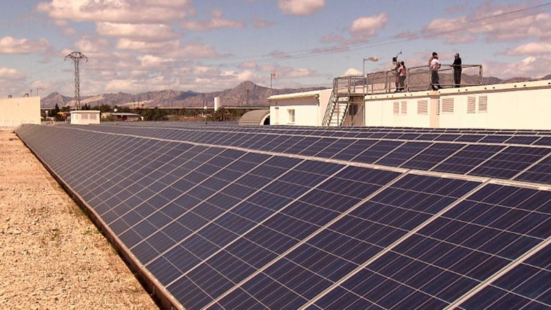 Huerto fotovoltaico El Realengo, perteneciente a los socios de la cooperatica eléctrica de Crevillent.
