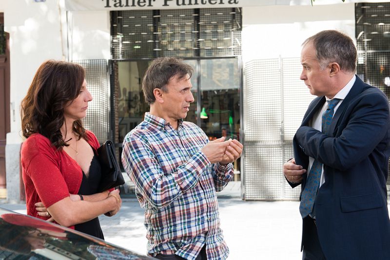 Hugo se mete con el amante de Gloria