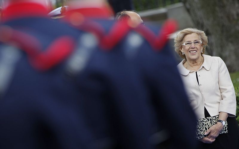 La alcaldesa de Madrid, Manuela Carmena, asiste al acto central del Día de las Fuerzas Armadas