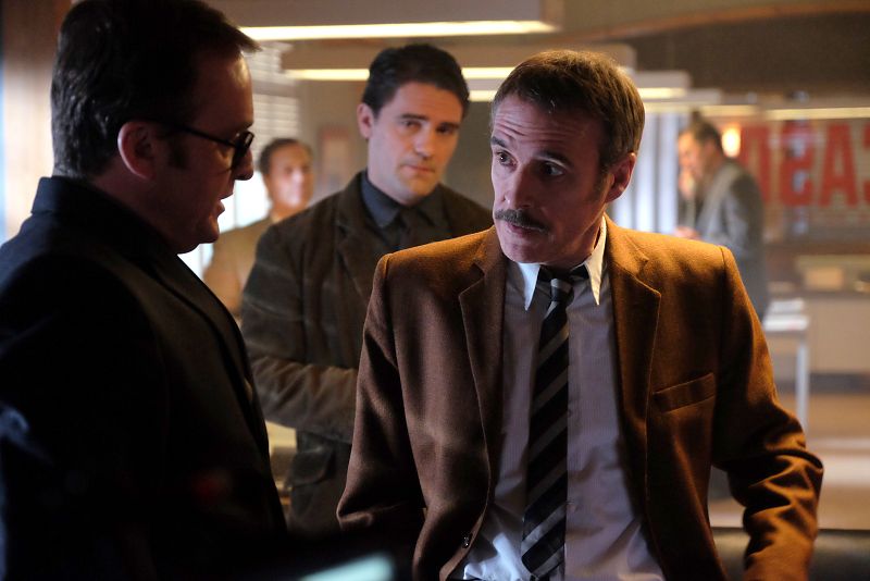 El Caso, en la encrucijada