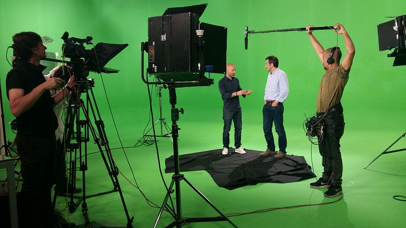 Antonio Lobato y el mago Luis Boyano en un momento de la grabación.