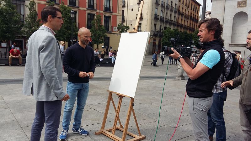 Grabación de uno de los retos en la plaza de Isabel II.