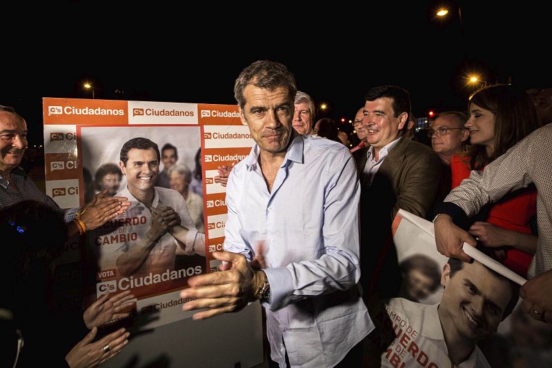 El cabeza de lista de Ciudadanos al Congreso por Valencia al comienzo de la campaña electoral en Valencia.