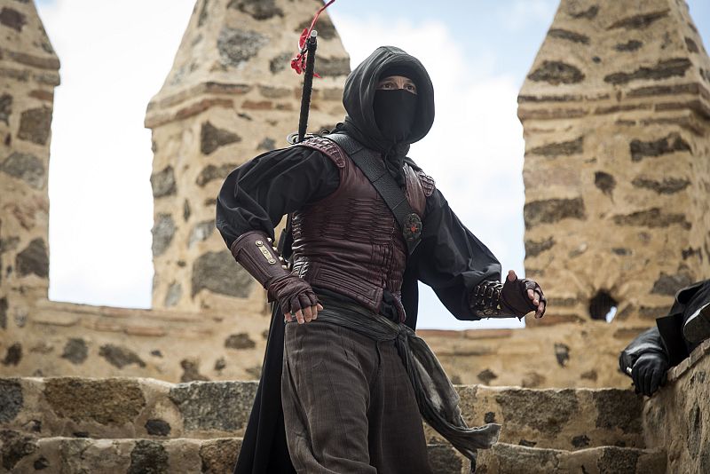 Águila Roja - Águila, en lo alto de la fortaleza