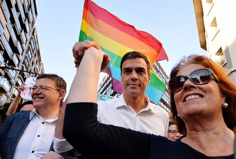 Sánchez se suma a la manifestación del Orgullo Gay en Valencia