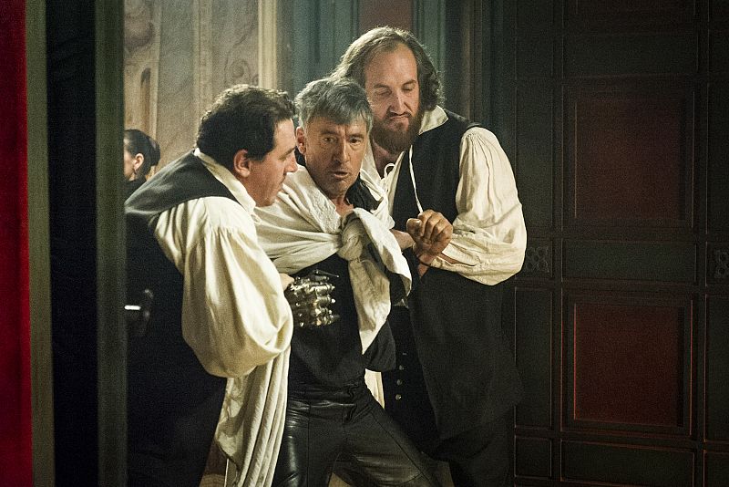 Hernán, directo al manicomio