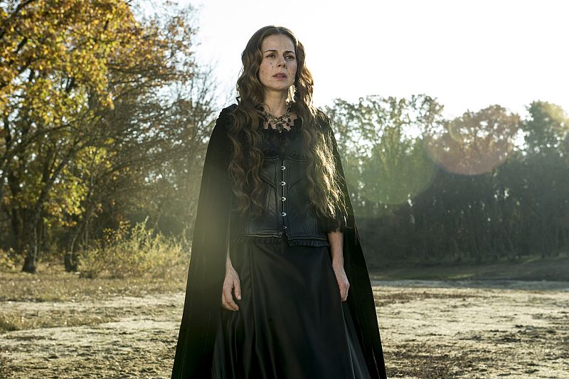 Lucrecia, entre la espada y la pared