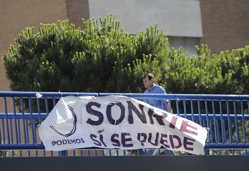 'Sonríe, sí se puede' es uno de los principales lemas de campaña de la confluencia Unidos Podemos.