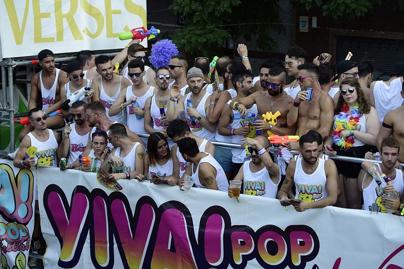 Miles de personas participan en la marcha del Orgullo LGTB de Madrid