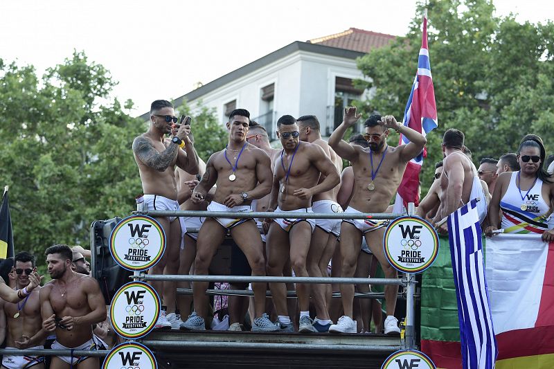 Miles de personas participan en la marcha del Orgullo LGTB de Madrid