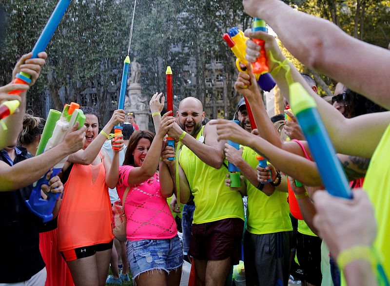 Miles de personas participan en la marcha del Orgullo LGTB de Madrid