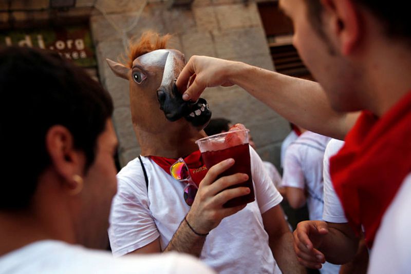 Mucho vino para dar la bienvenida a San Fermín 2016