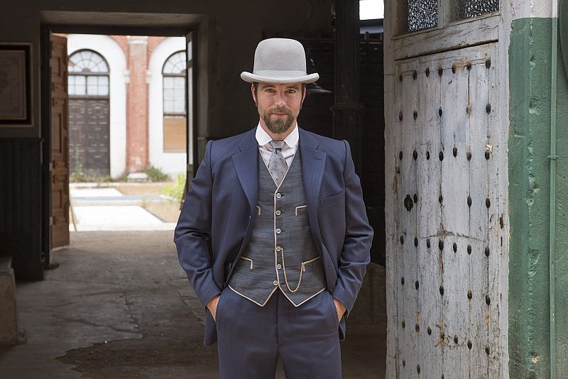 Carles Francino es Víctor Ros