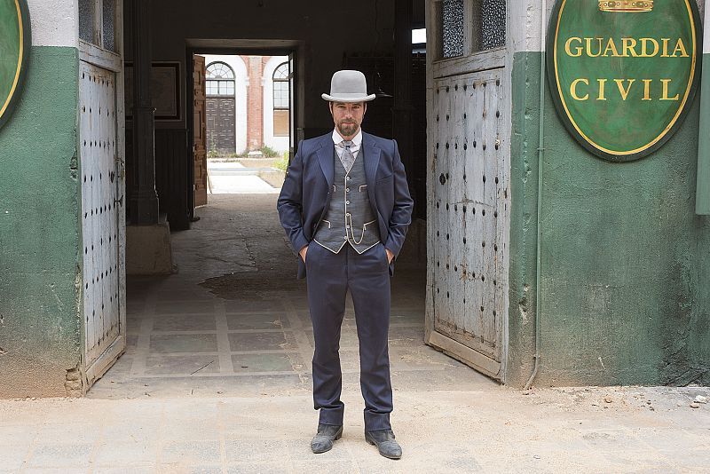 Carles Francino es Víctor Ros