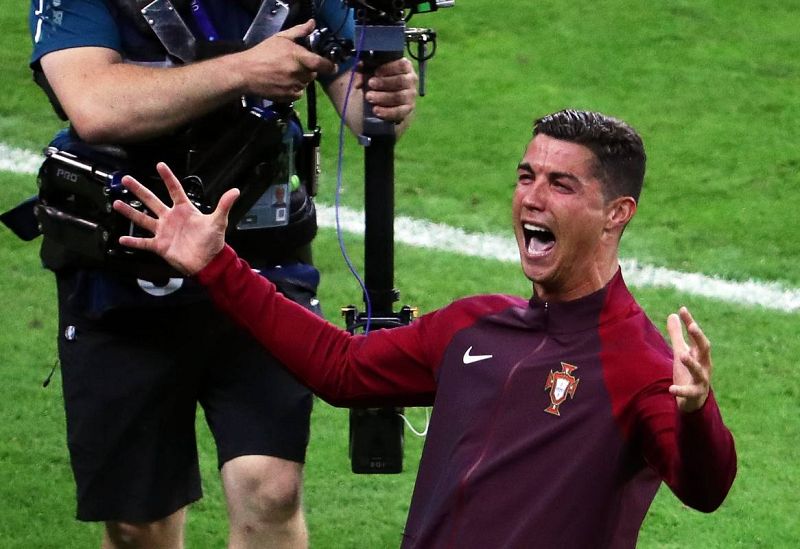 Ronaldo celebra emocionado el título 