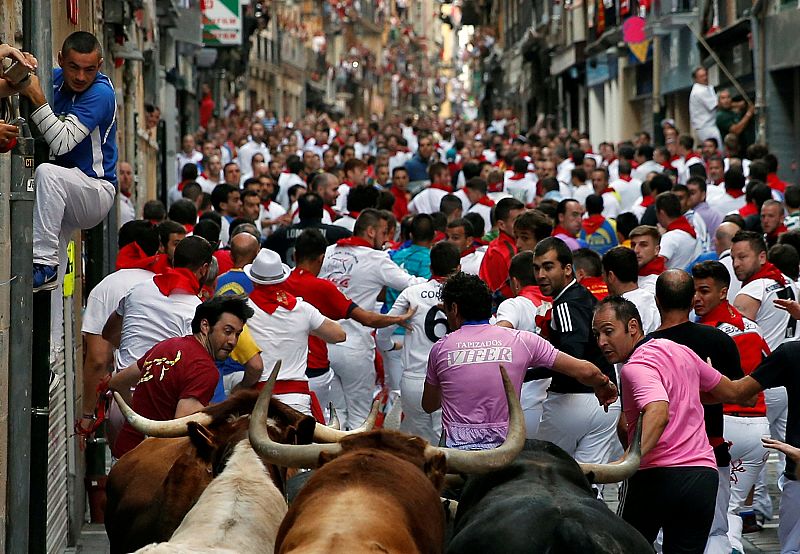 Los corredores han podido lucirse en este quinto encierro de San Fermín 2016