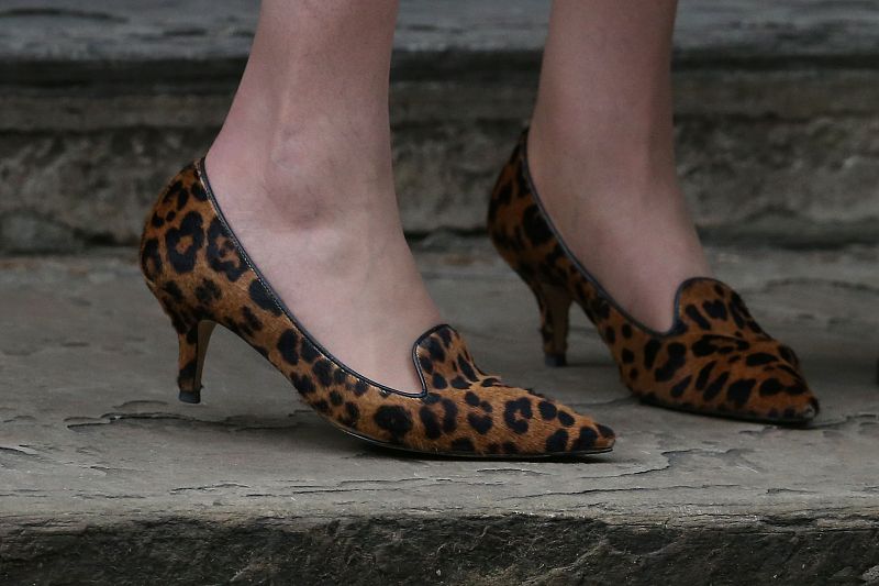 Detalle de los zapatos de Theresa May en el día de su toma de posesión como premier británica