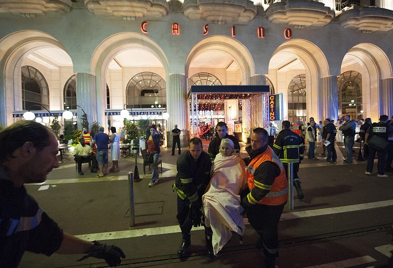 Decenas de muertos al arremeter un camión contra una multitud en Niza