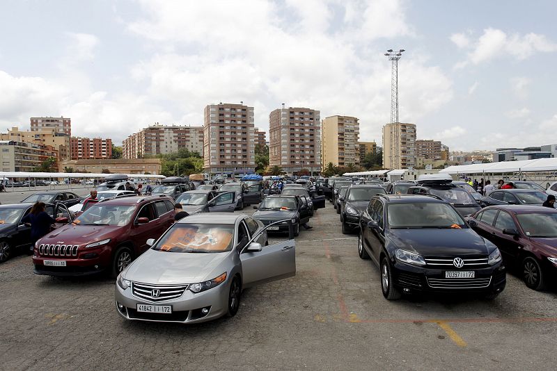 El temporal dificulta el paso del Estrecho en Algeciras