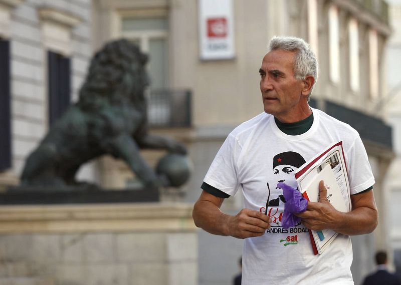 El diputado de Unidos Podemos Diego Cañamero llega al Congreso