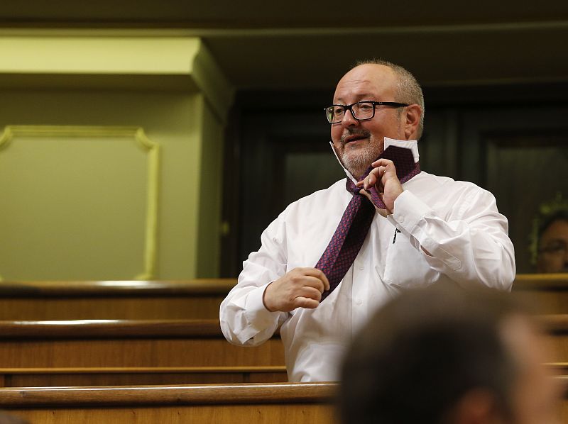 Los diputados se terminan de acicalar en el propio hemiciclo