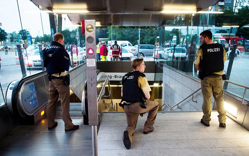 Las fuerzas de seguridad han acordonado el Munich Olympia, una galería comercial situada en el noroeste de la ciudad alemana.