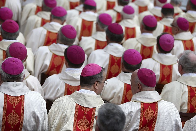 Clérigos esperan la llegada del papa Francisco al santuario de Jasna Gora con motivo de su visita por la JMJ 2016