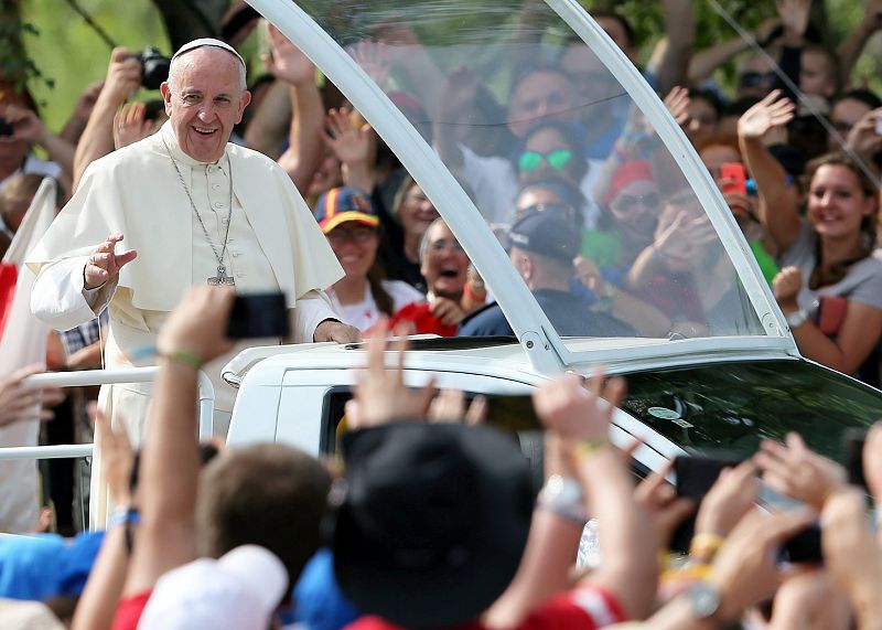 Cerca de dos millones de personas han asistido a la misa en la explanada del Campus de la Misericordia