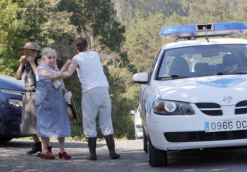 El fuego de Santiago ha obligado a desalojar a vecinos de las proximidades