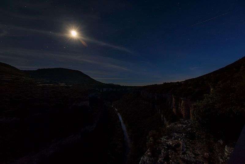 Cielo estrellado en la provincia de Burgos, España