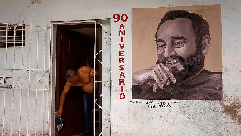Un mural de Fidel Castro en su 90 cumpleaños