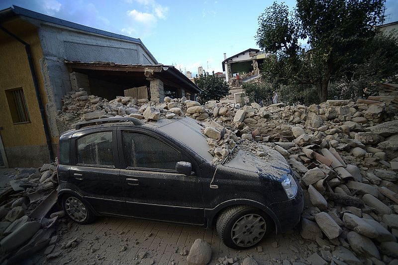 En Amatrice, una de las ciudades más devastadas, la situación es "dramática", según su alcalde.