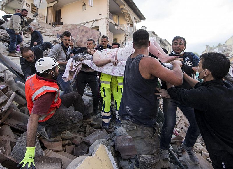 Al menos 19 muertos tras el terremoto que ha sacudido el centro de Italia
