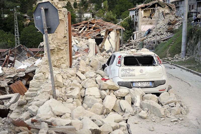 Escombros en Pescara del Tronto, cerca de la localidad de Arquata del Tronto, en el centro de Italia