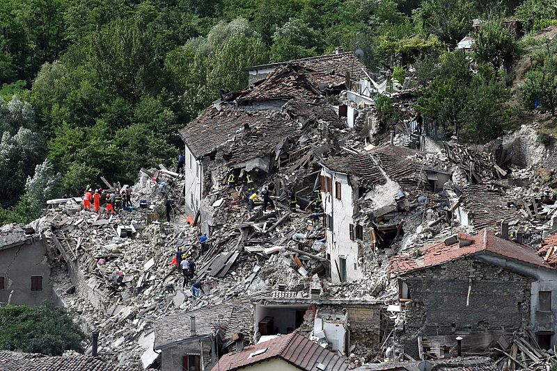 Grandes daños en las localidades de Amatrice y Accumoli, en la región del Lacio