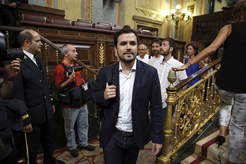 El líder de Izquierda Unida, Alberto Garzón, a su llegada al Hemiciclo del Congreso de los Diputados